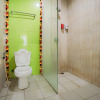 Отель RedDoorz near Pantai Pede, фото 15