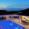 Отель Luxury Villa Sabun with Pool & Hot Tub, фото 1