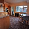 Отель i Amazing 5 Beds Sleeps 6 Workers Or Families by Your Night Inn Group, фото 11