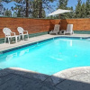 Отель GetAways at Snow Lake Lodge, фото 12