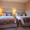 Отель Elagh View B&B Family Room Sleeps 4, фото 9