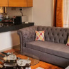 Отель Lovely &Executive 1BD with free parking &WIFI, фото 1