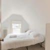 Отель Beach Block 7 bdrms Parking Patio and Sunroom, фото 4