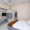 Отель OYO 10360 Hotel Grand Manoranjan, фото 5
