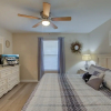 Отель Ground floor condo walking distance to the Beach, фото 16