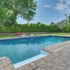 Отель Alluring Hampton Bays Hideaway < 2 Mi to Beach!, фото 16