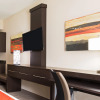 Отель Holiday Inn Express & Suites Naples Downtown - 5th Avenue, an IHG Hotel, фото 14