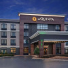 Отель La Quinta Inn & Suites by Wyndham Clarksville, фото 1