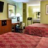 Отель Econo Lodge Inn & Suites, фото 13