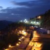 Отель Whispering Pines Himalayan Retreat, фото 1
