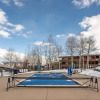 Отель Designer Condo -pool Hot-tub -center of Town, фото 16