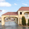 Отель Econo Lodge Huntington - Barboursville University Area, фото 1