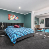 Отель QV Modern Upscale Apartment w Wifi 1046, фото 2
