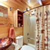 Отель Ellijay Cabin w/ Deck and Hot Tub!, фото 10