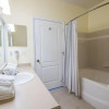 Отель William's Runaway Beach Condo, фото 4