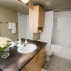 Отель Winnipeg Executive Suites - Polo Park, фото 24