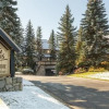 Отель Villas Snowberry by Whistler Retreats, фото 1