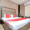 Отель OYO 28335 Hotel Classic, фото 12