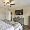 Отель Spacious Houston Home ~ 22 Mi to Downtown!, фото 3
