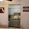 Отель Excellent Location! On Campus Studio Sleeps 4, фото 6