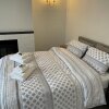 Отель Impeccable 2-bed Apartment in Eastbourne в Истборне