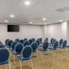 Отель Comfort Suites Raleigh Walnut Creek, фото 20