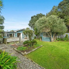 Отель The Long House - Waikanae Holiday Home, фото 1
