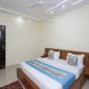 Отель OYO 9565 Hotel New Shiv Murti, фото 3
