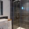 Отель Luxurious Super-king Lodge With hot tub, фото 8