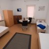 Отель Monteurzimmer Kircheim unter Teck - Hostel в Кирхгайм-унтер-Теке