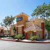 Отель Extended Stay America Suites Phoenix Scottsdale Old Town в Скотсдейле