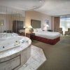 Отель Delta Hotels by Marriott Edmonton Centre Suites, фото 22