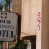 Отель Four Corners motel в Монтебелло