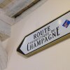 Отель Le Cheval de Troyes - F2 Champenois Hypercentre в Труа