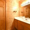 Отель Mountaintop Lodge - Eight Bedroom Cabin, фото 25