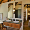Отель Tshukudu Bush Lodge, фото 7