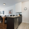 Отель Sunny 2BR on Plateau Mont-Royal, фото 11