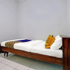 Отель SPOT ON 91325 Pondok Hijau Guest House Syariah, фото 23