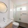 Отель Well-appointed Sunny 2 Bedroom Apartment in Northcote With Parking, фото 9