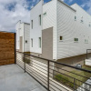 Отель Modern Dallas TownHome 2 BR fully furnis, фото 1