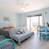 Отель Mariners (3) - Bright and stylish apartment - 2 minute walk to the beach, фото 3