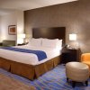 Отель Holiday Inn Express and Suites Overland Park, an IHG Hotel, фото 6