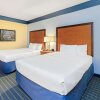 Отель La Quinta Inn & Suites Shawnee, фото 7