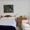 Отель Quirky 3 Bedroom Artist's Home, фото 4