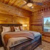 Отель Sundance Retreat by Escape to Blue Ridge, фото 6