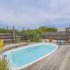 Отель Quiet Cozy Central 2br1ba w Private Pool BBQ, фото 1