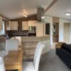 Отель Immaculate 3-bed Lodge in Otley, фото 5