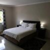 Отель Pelican Guesthouse в Виндхуке