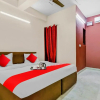 Отель OYO Flagship 70358 Hotel Sg, фото 1
