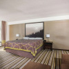 Отель Super 8 by Wyndham Sevierville Riverside, фото 7